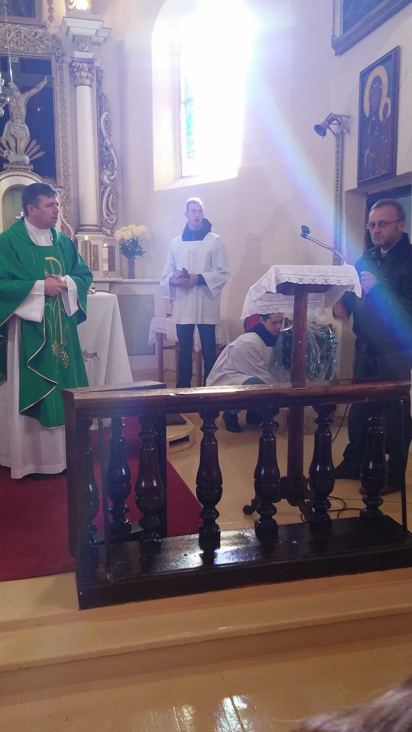 Lapių klebonui kun. Gintarui Pūrui - parapijos sveikinimai jubiliejaus proga