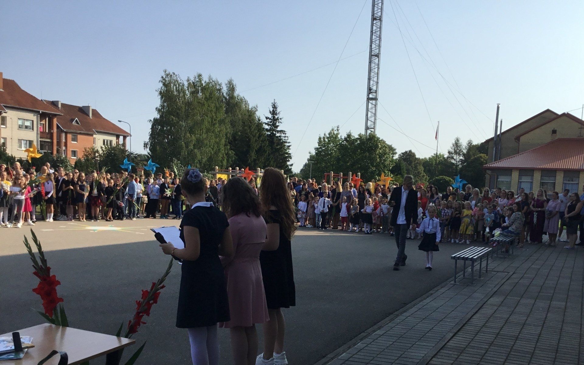 Naujus mokslo metus pradėjome malda Lapių bažnyčioje