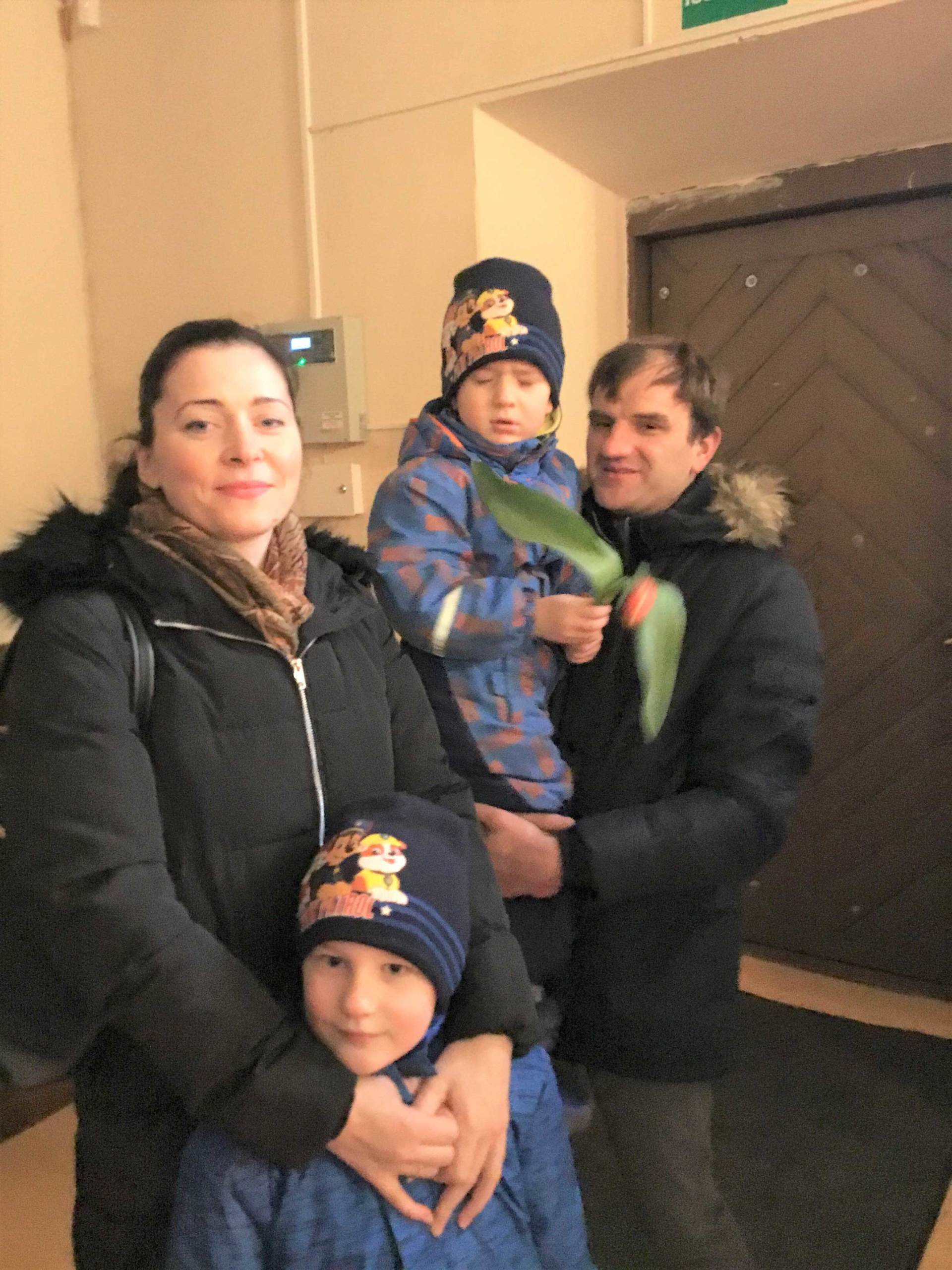 Bažnyčioje gėlės Moters dienos proga