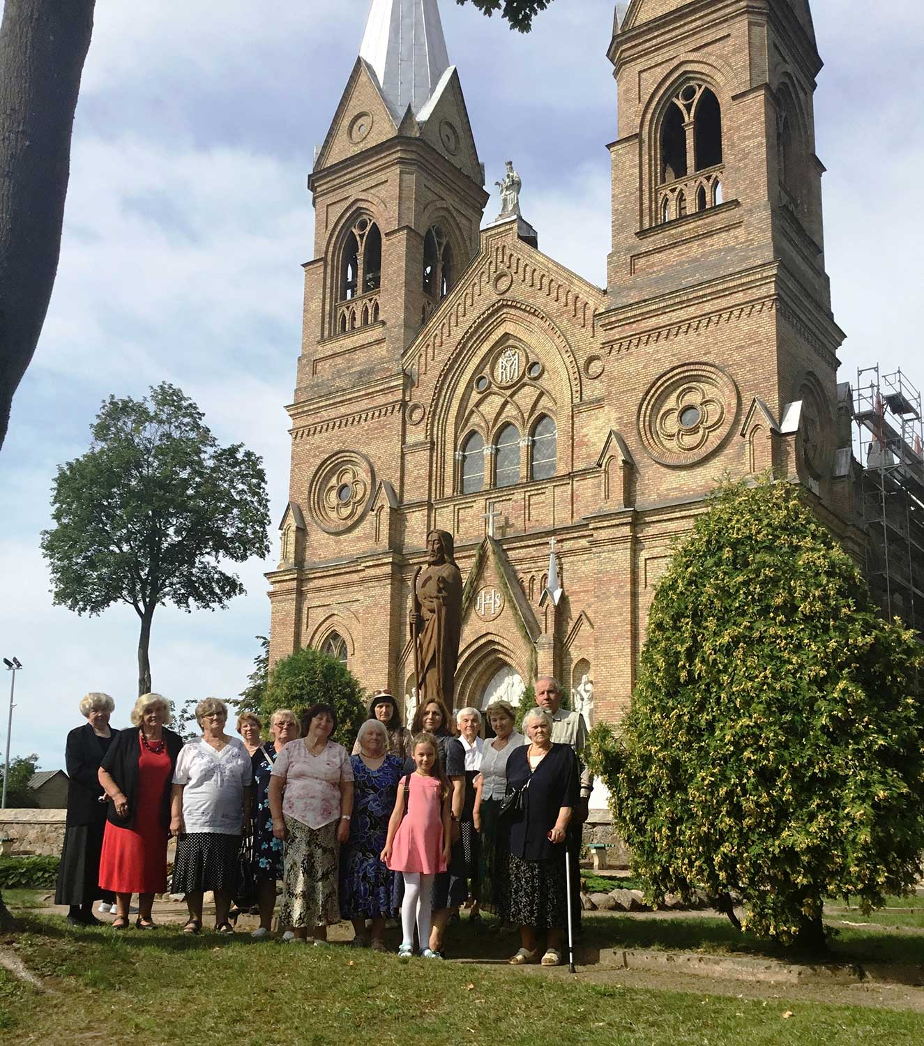 Domeikavos ir Lapių piligrimai Žolinės atlaiduose Krekenavoje