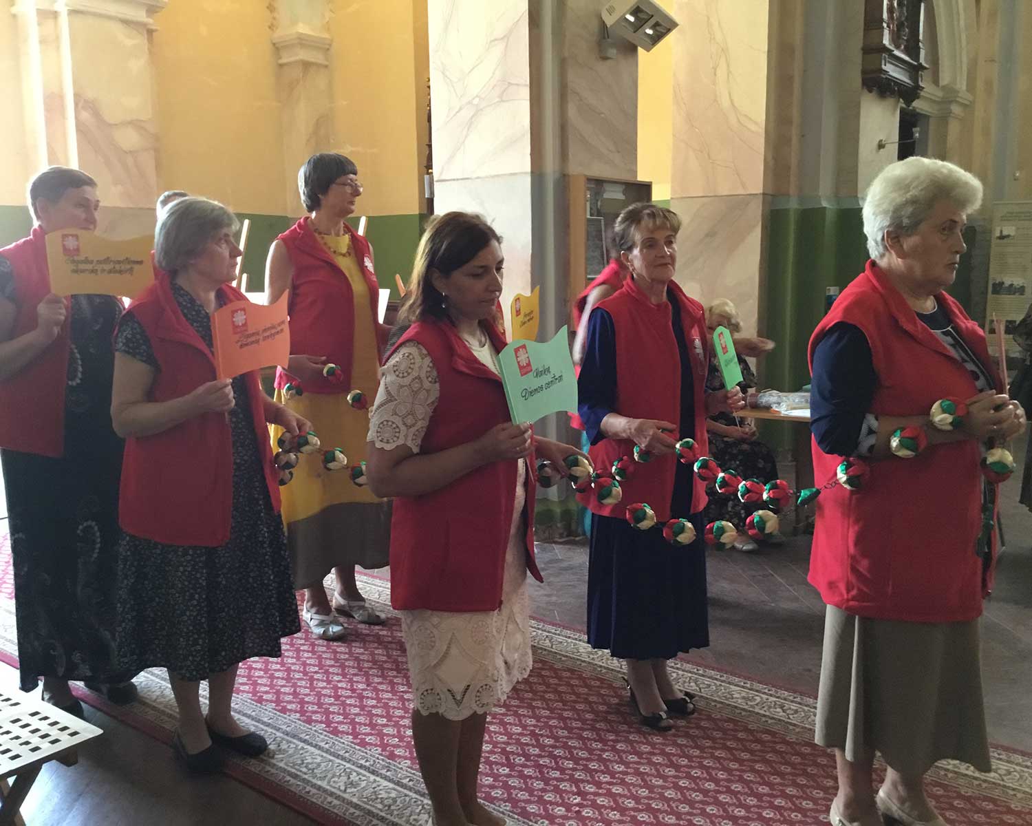 Domeikavos ir Lapių piligrimai Žolinės atlaiduose Krekenavoje