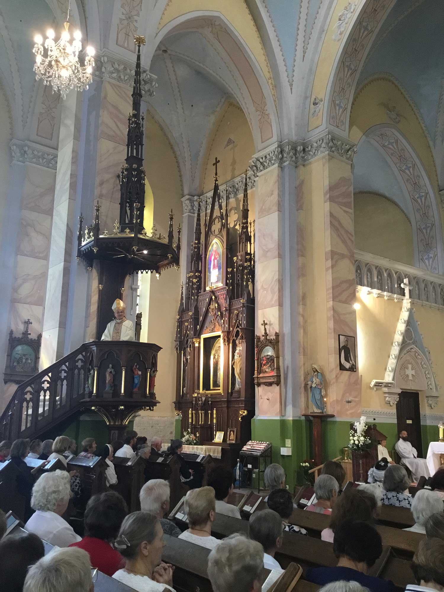 Domeikavos ir Lapių piligrimai Žolinės atlaiduose Krekenavoje