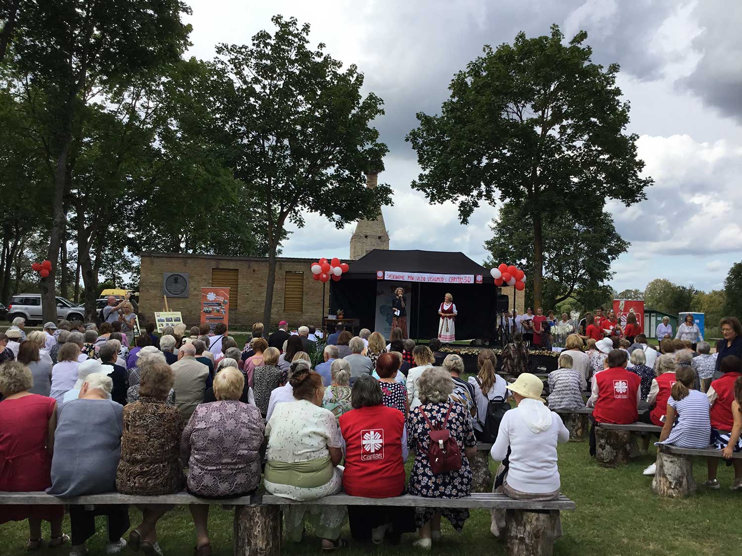 Domeikavos ir Lapių piligrimai Žolinės atlaiduose Krekenavoje