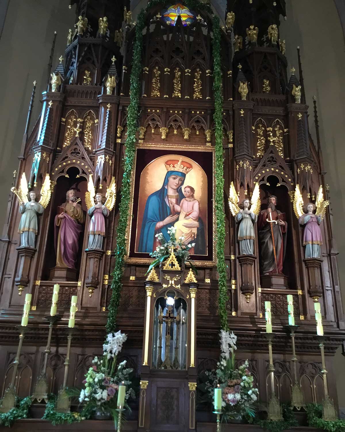 Domeikavos ir Lapių piligrimai Žolinės atlaiduose Krekenavoje