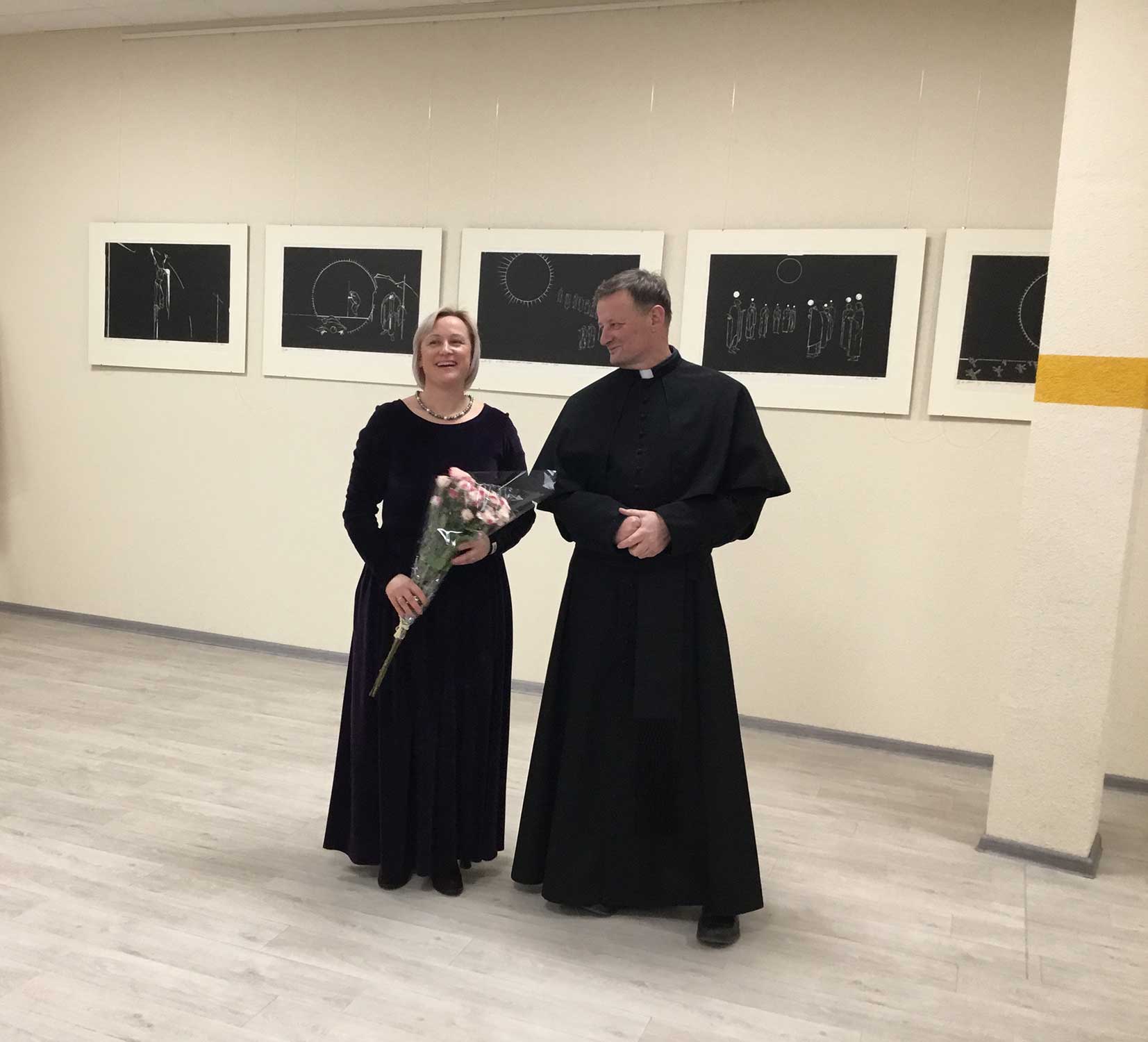 Domeikavos parapijoje atidaryta E. Saladžiaus grafikos darbų paroda