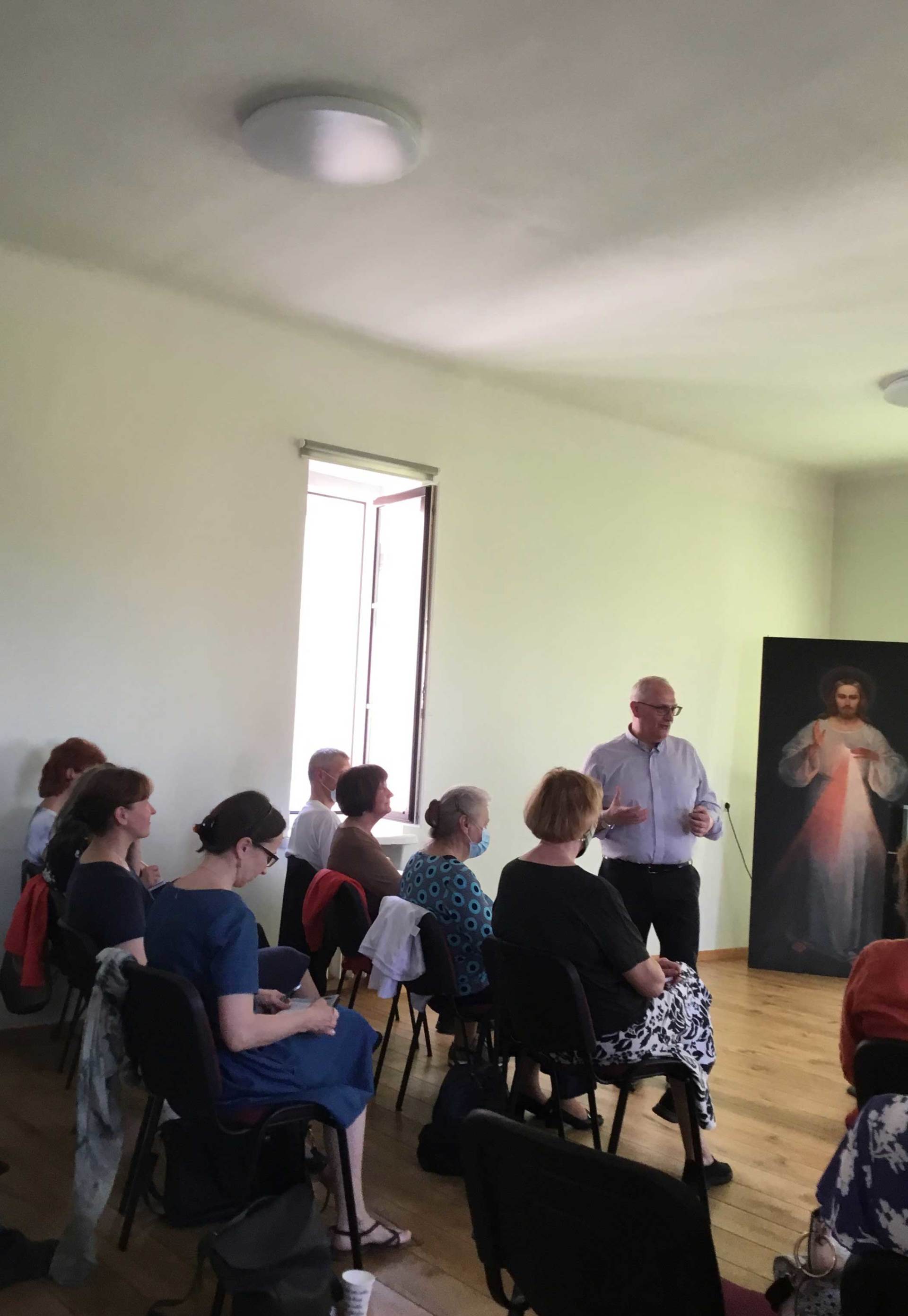 Domeikavos parapijos bendradarbiai žinias atnaujino ugdymo seminaruose