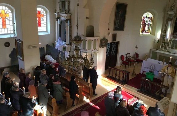 senelių globos namuose