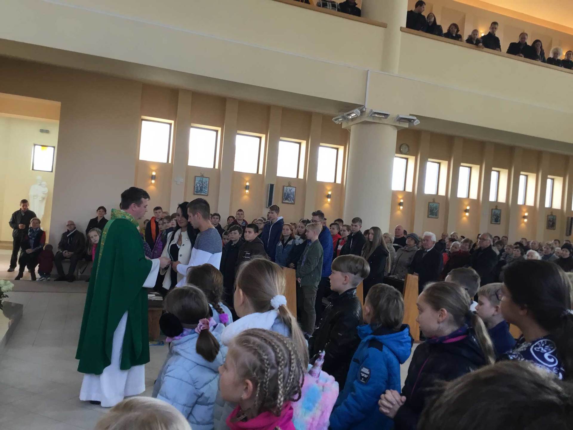 Viešpaties palaiminimas šiais metais pakrikštytiems ir susituokusiems