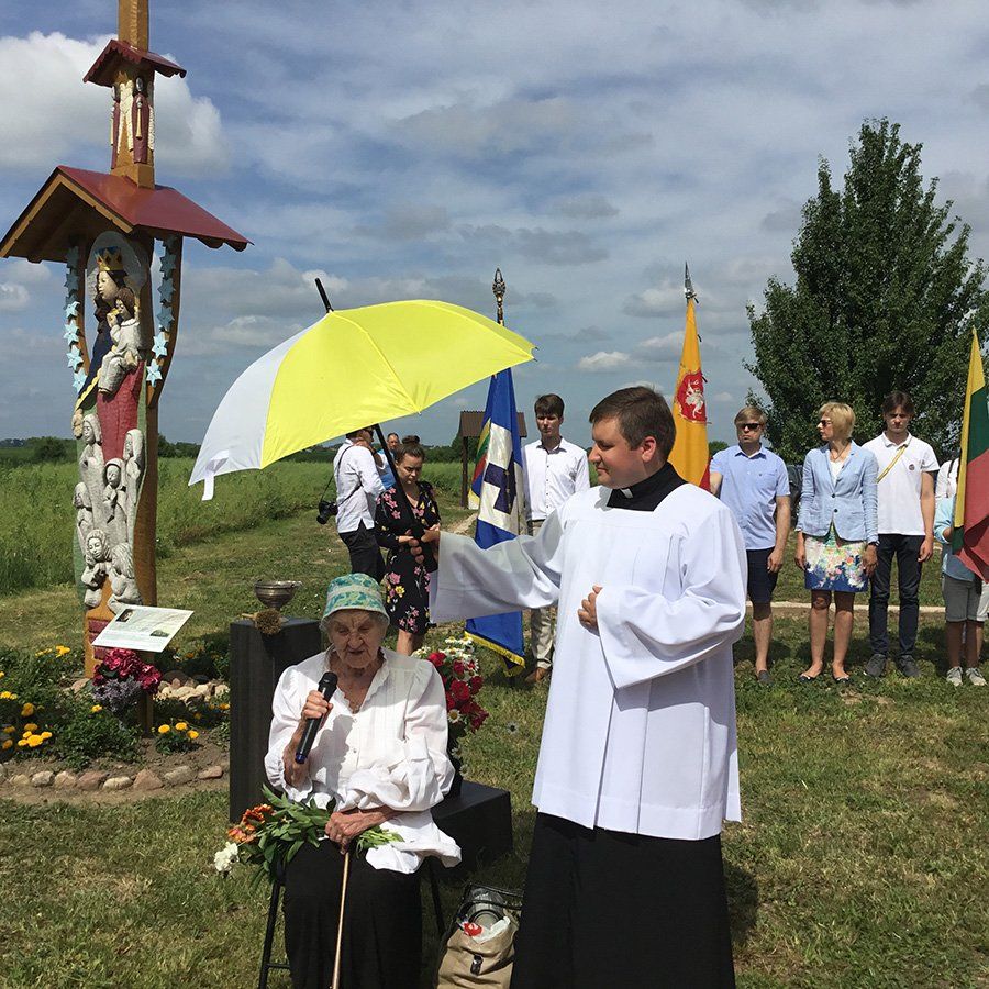 Dievo Tarnaitės Adelės Dirsytės gimtinėje