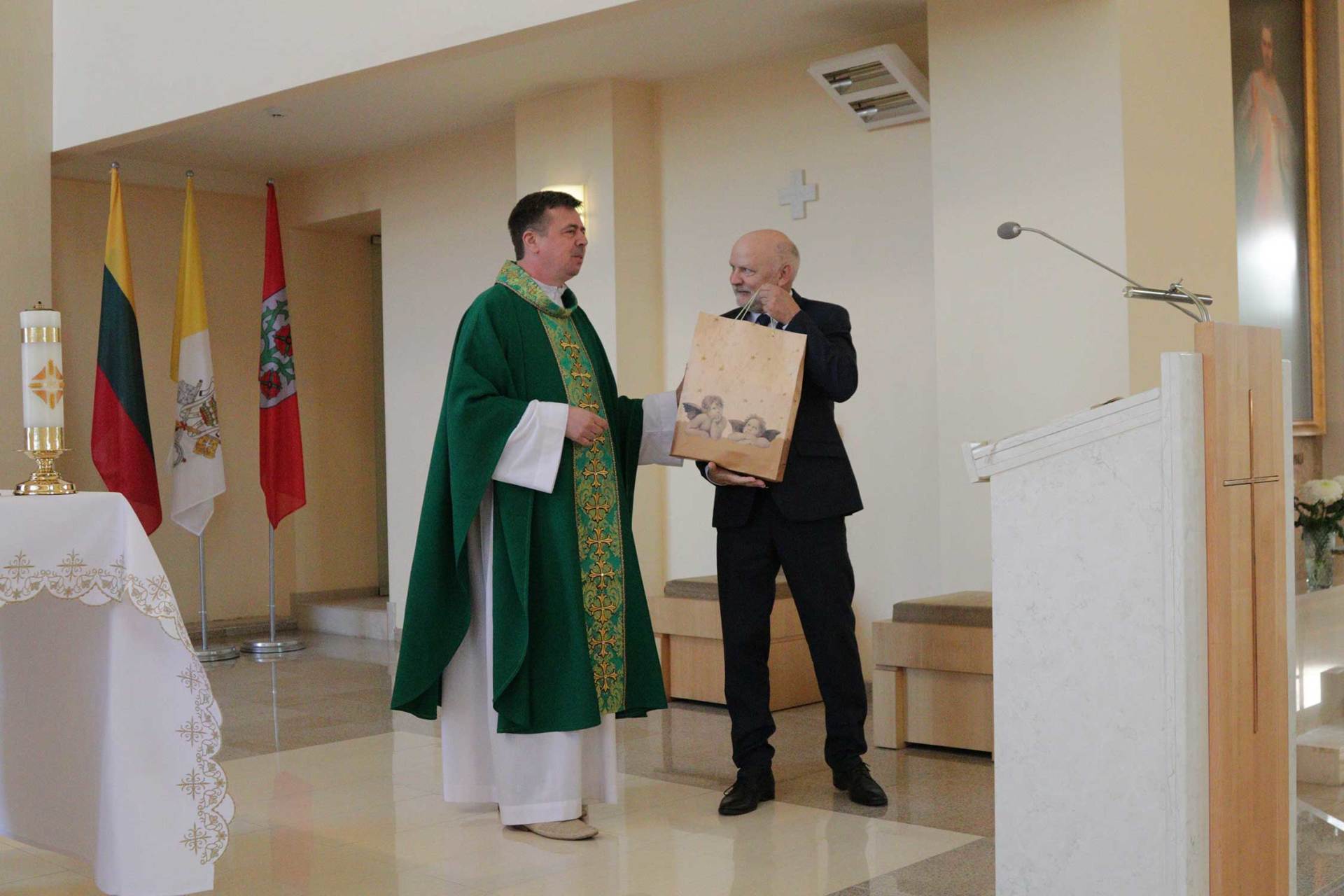 Domeikavos bažnyčioje malda pradedame naujus mokslo metus