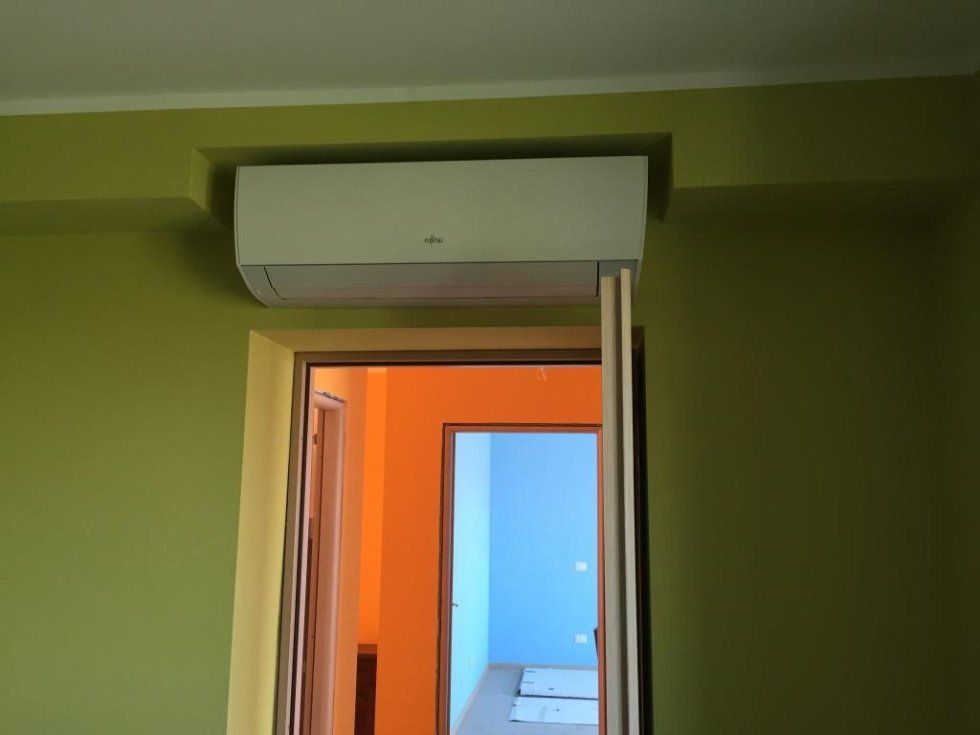 Condizionatore sopra porta
