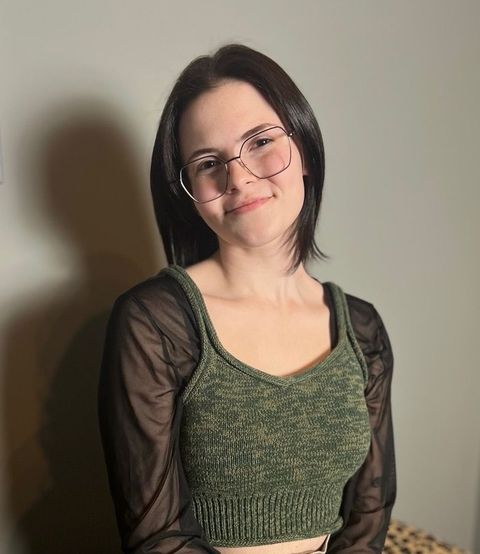 Emma, nail technician at Evara Studios