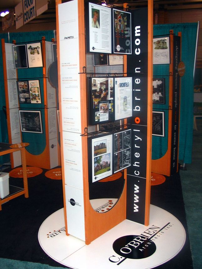 A display with a sign that says www.cherylobrien.com