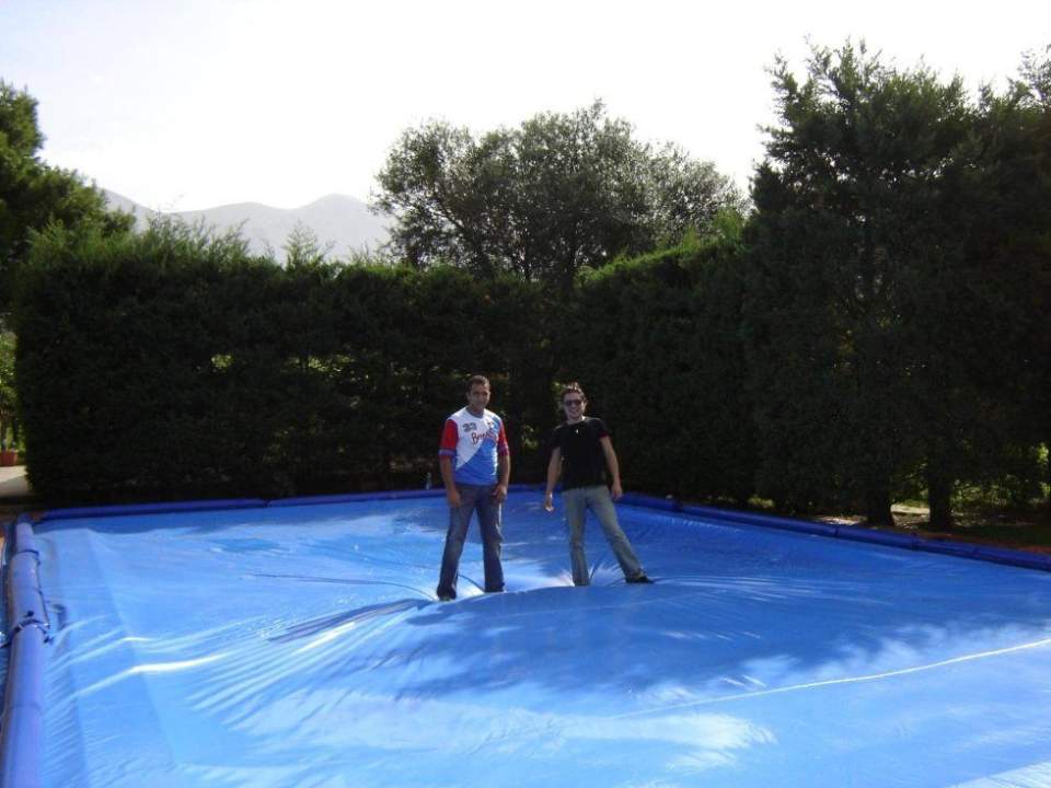 piscina con copertura in PVC