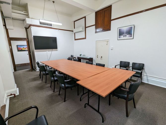 18 Seat Meeting & Conference Room