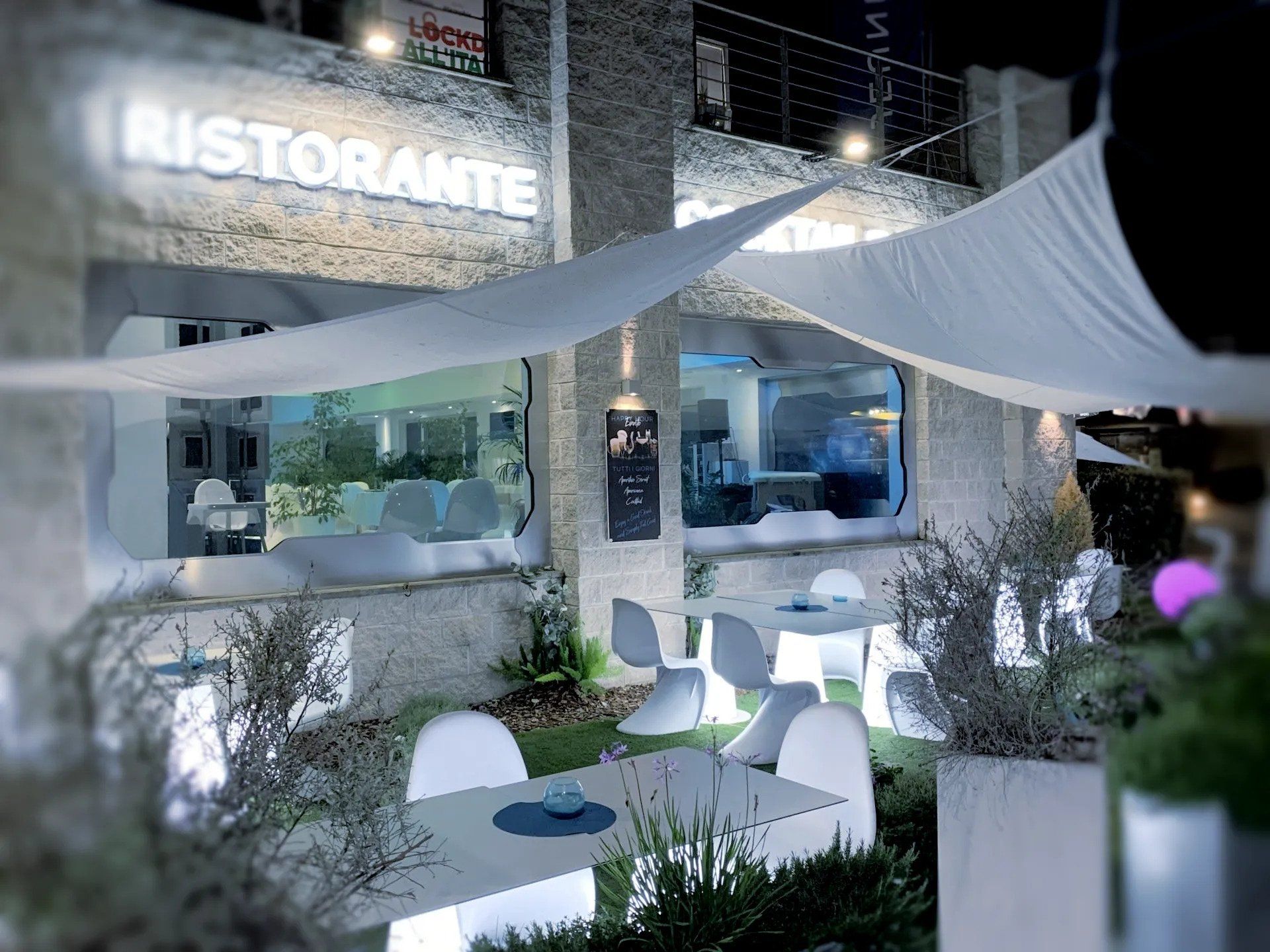 Foto dell'esterno del Class Ristorante Cocktail Bar Roma