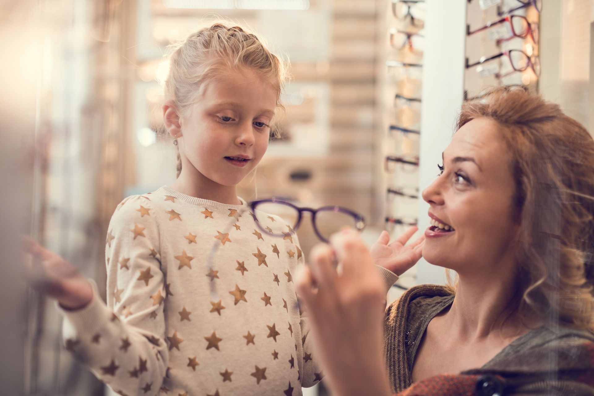 Girl Looking Eyeglasses - Galion, OH - Dr. Hickle OD