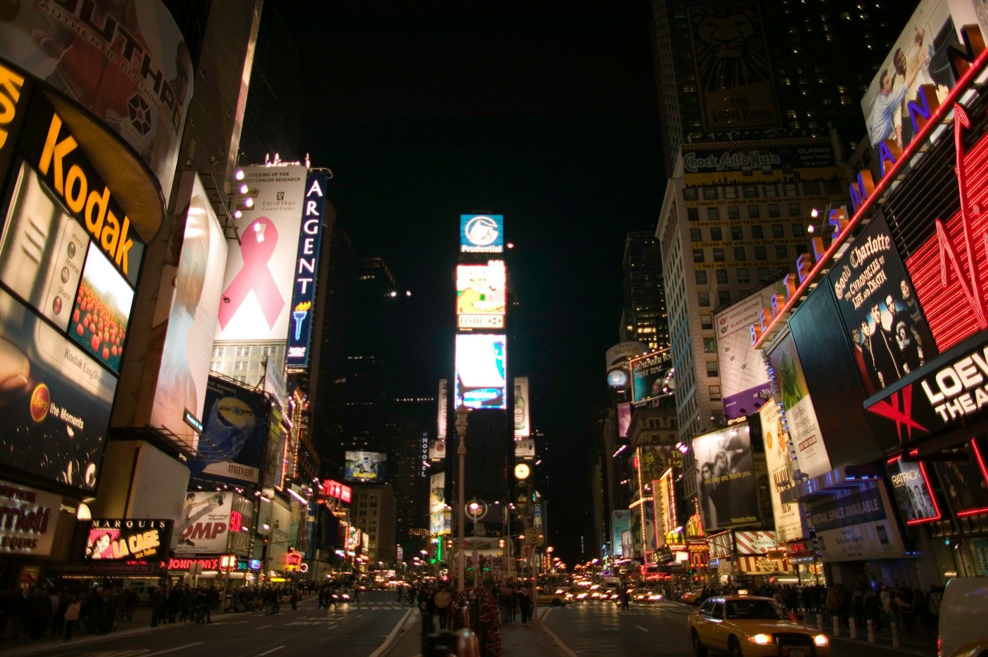 Girls' trip in NYC with Bob Dylan 