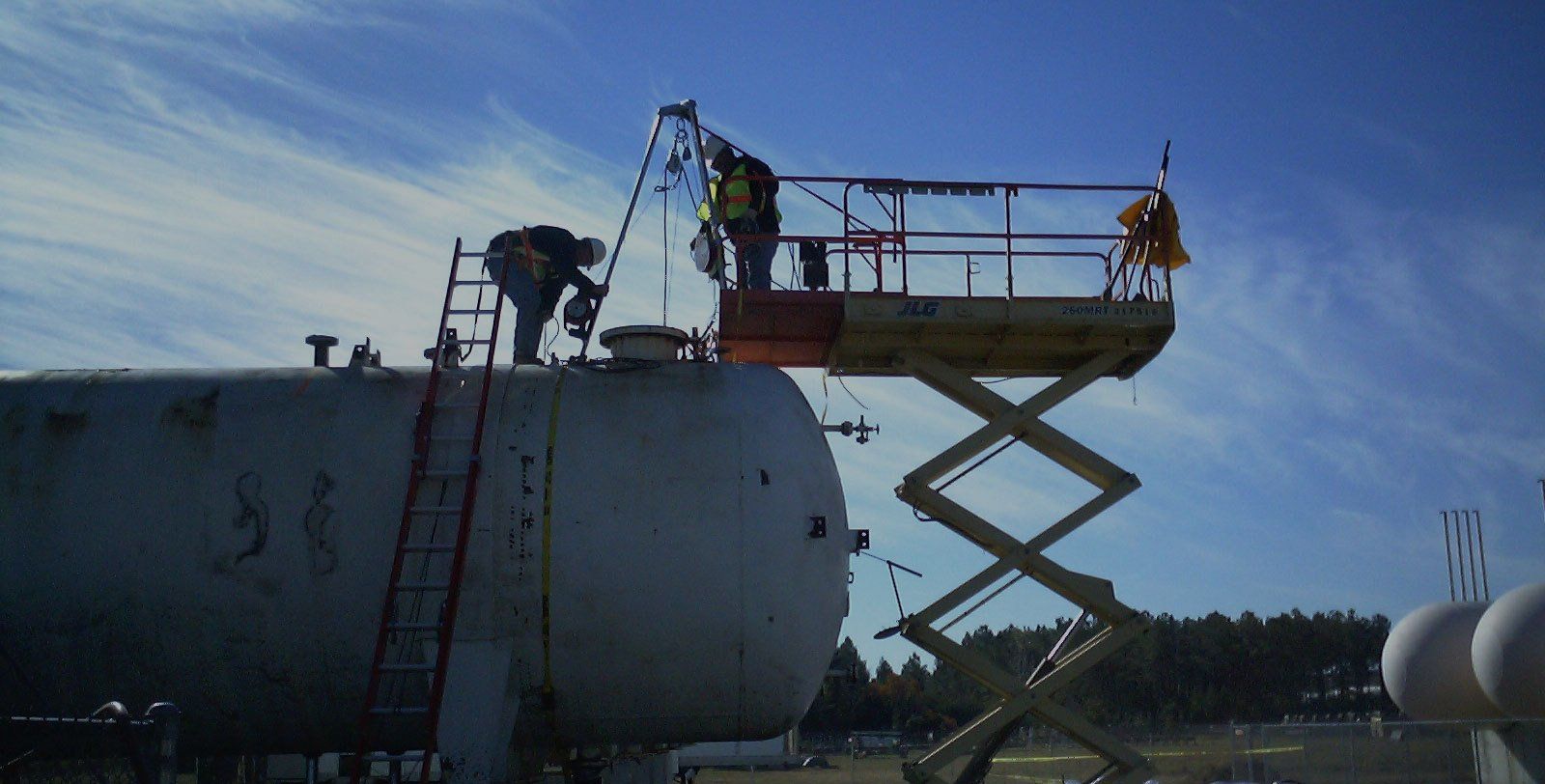 Spill Contractors on Lift | Morehead City, NC