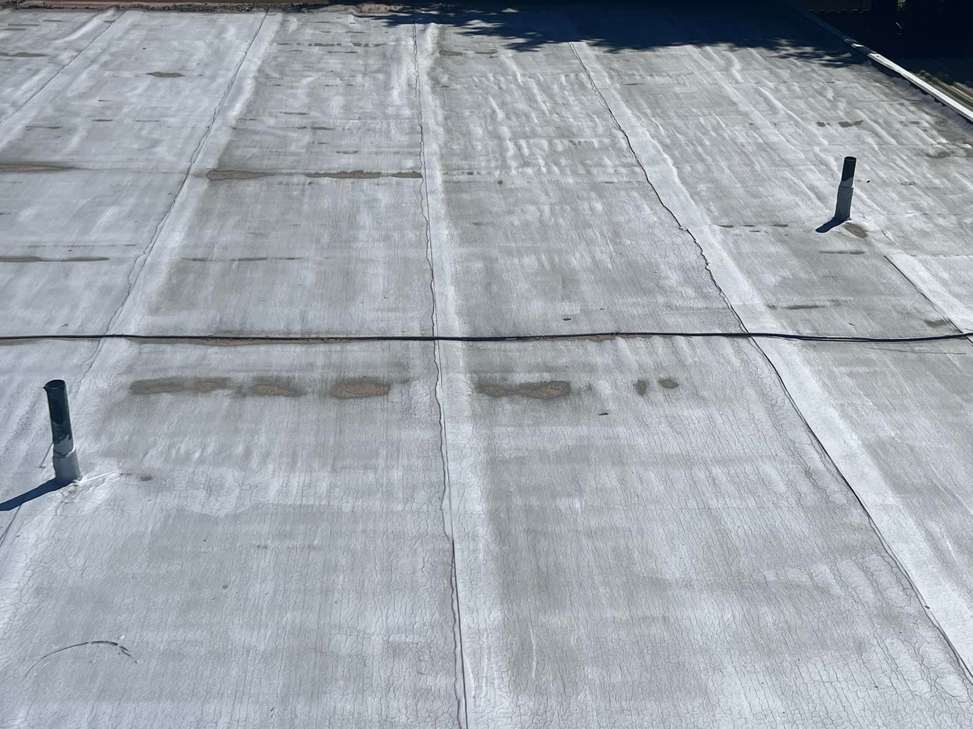 A close up of a roof with a few lines on it.