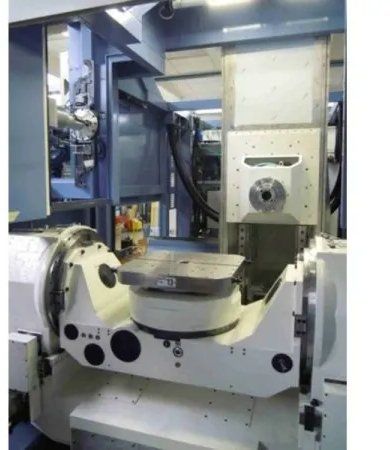 macchina utensile CNC i.Tank