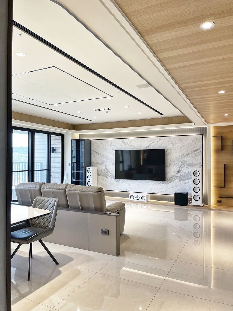 高雄 沈穩輕奢宅｜米平方空間設計 - 高雄室內設計 / 高雄老屋翻新