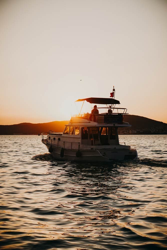 Fishing Boat with Sunset View on the Background — Fishing Store in South West Rocks, NSW