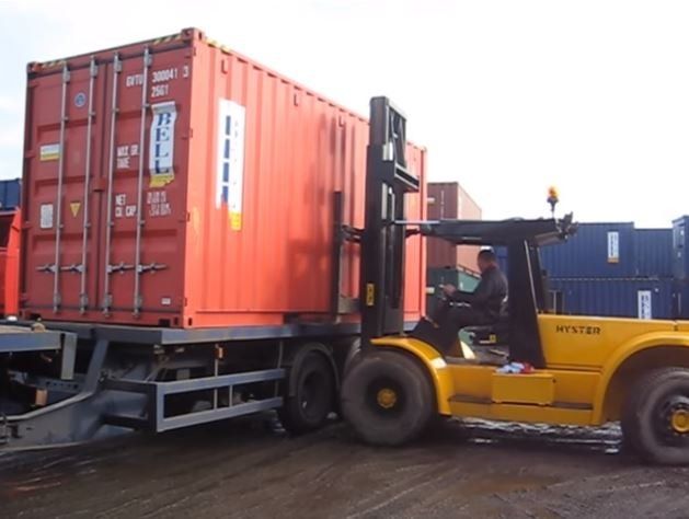 How to Offload a Cargo Container with a Forklift