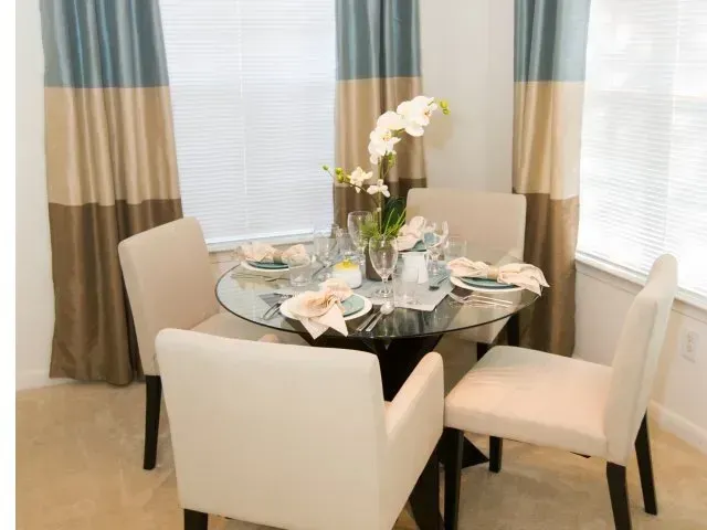 Dining room at The Groves at Piney Orchard.