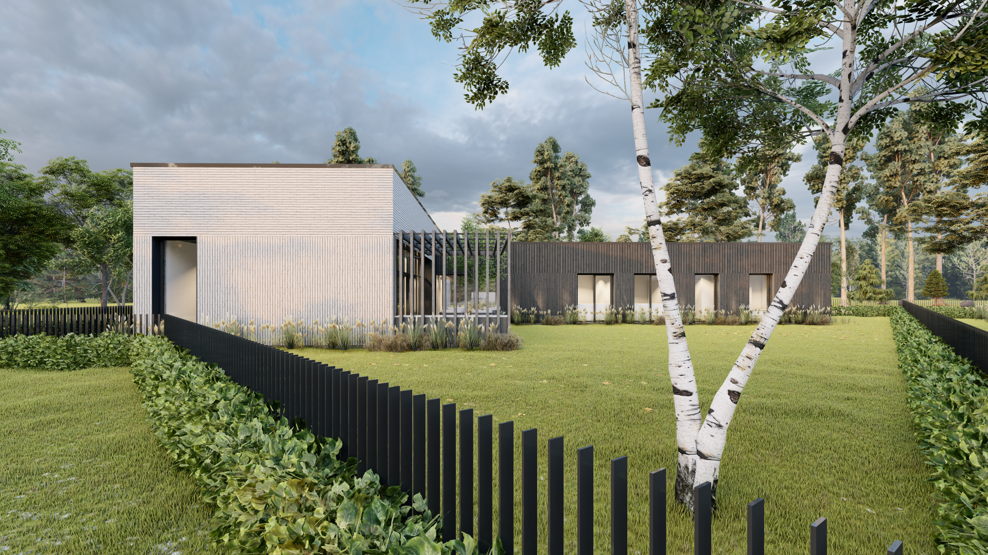 Namas su juoda tvora priešais ir medžiais fone.