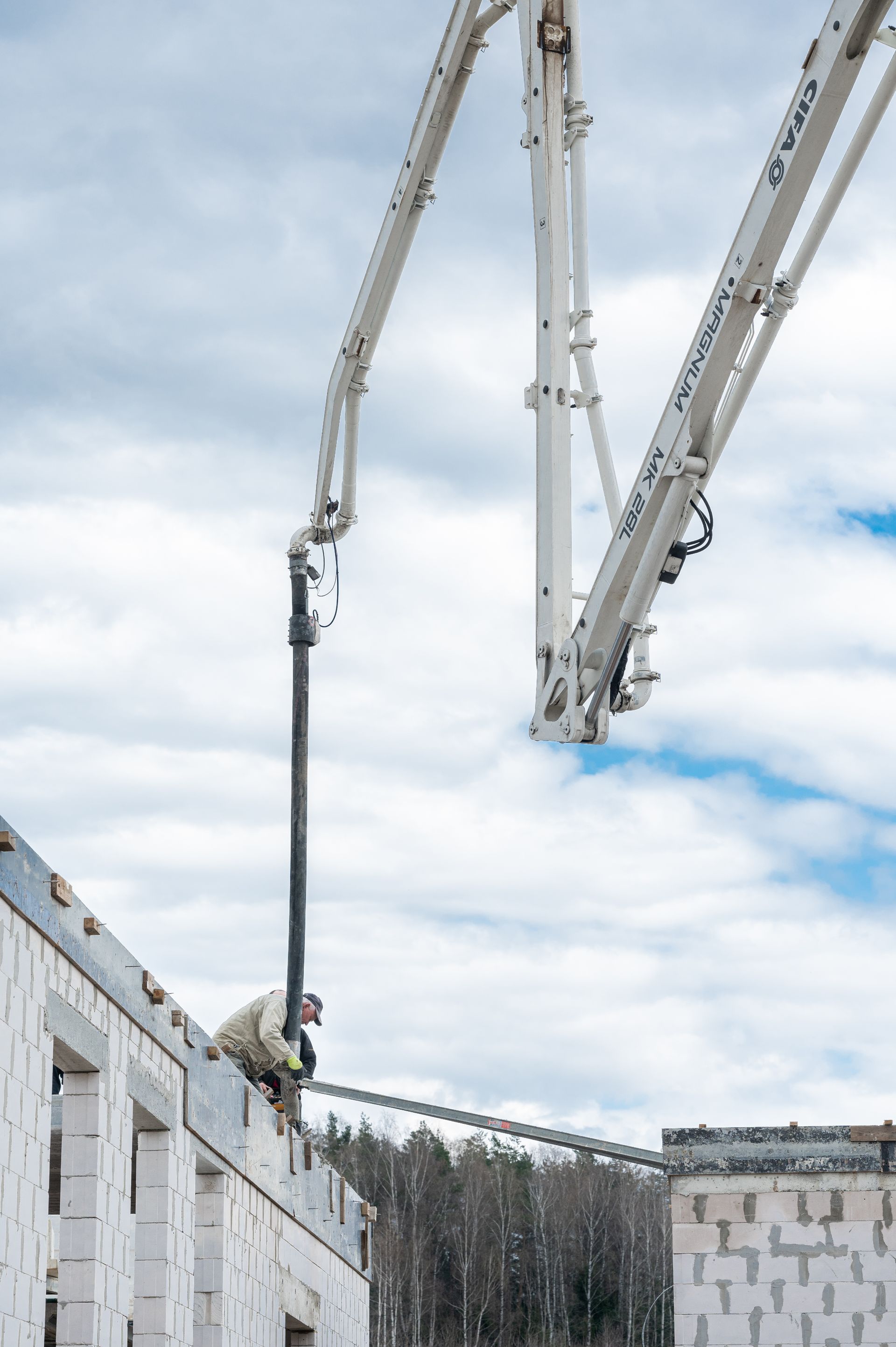 Betono siurblys naudojamas betonui pilti į pastatą.