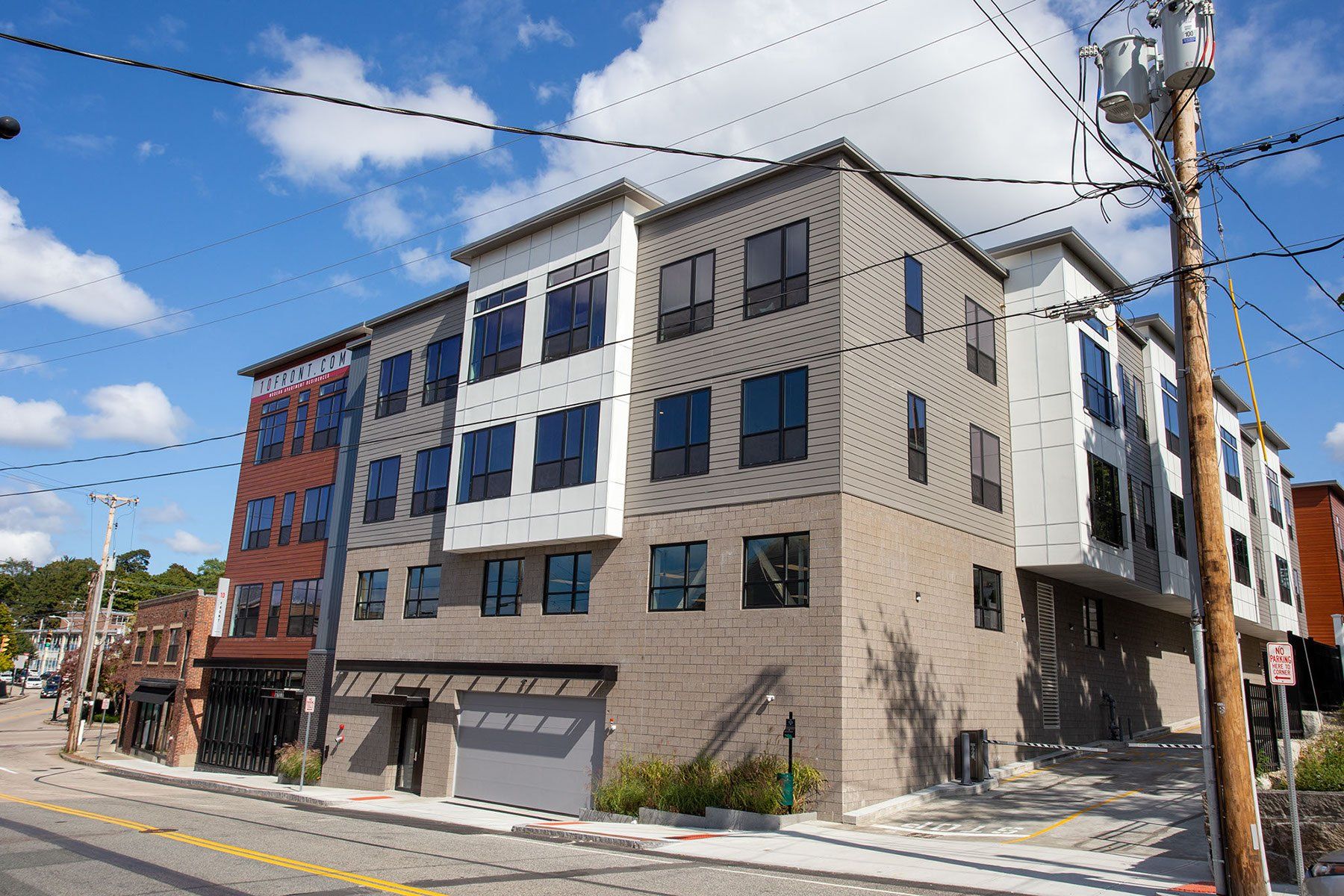 10 Front - Exterior photo 03