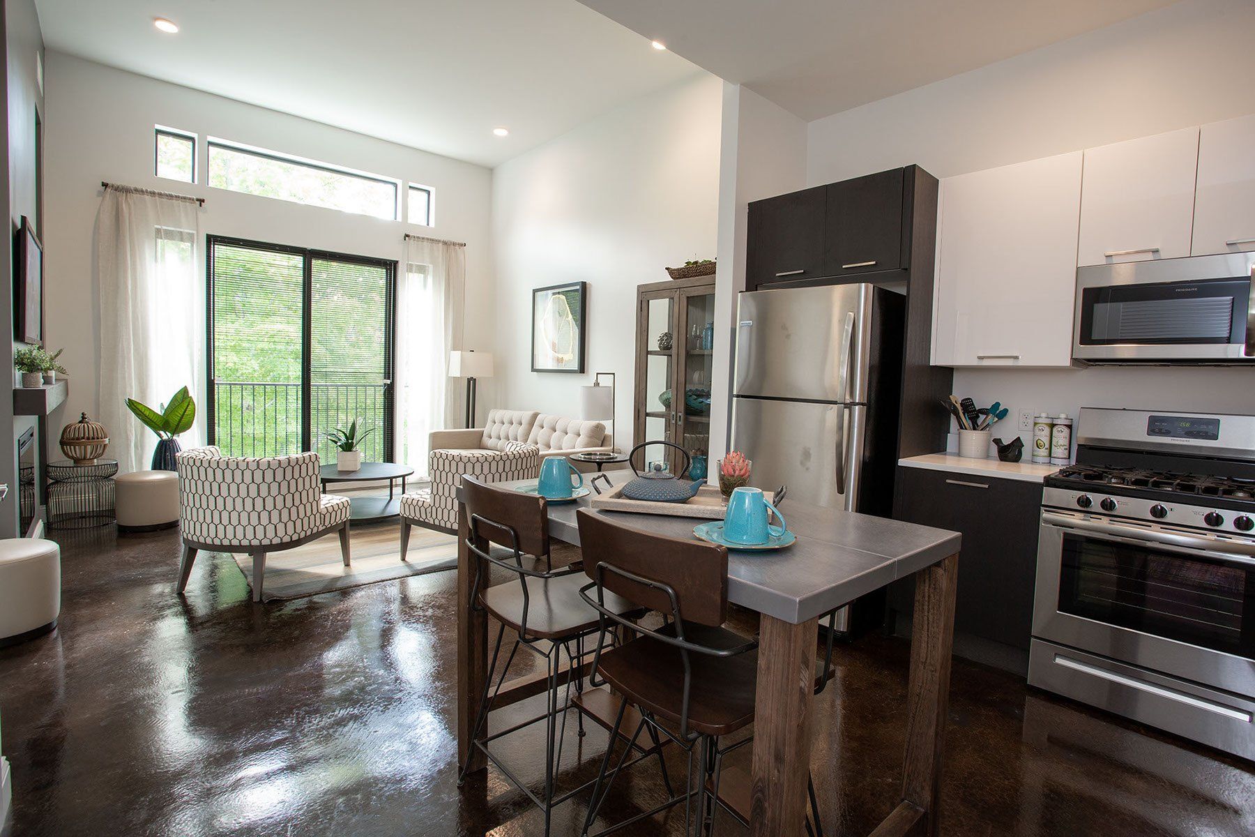 10 Front - kitchen 02