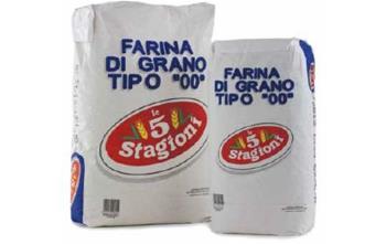 sacchi di farina di grano tipo 00