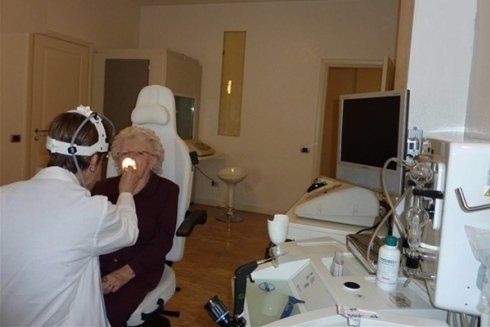 visita otorinolaringoiatrica ad anziano