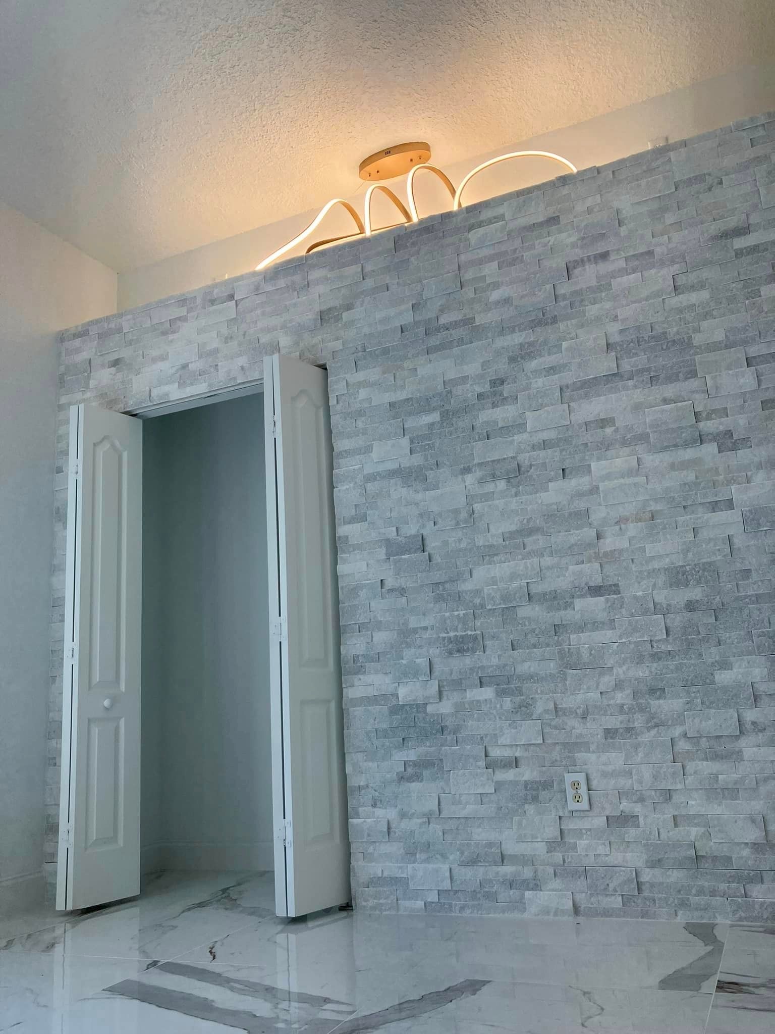 Gray wall — Windemere, FL — Valor Homes Construction LLC