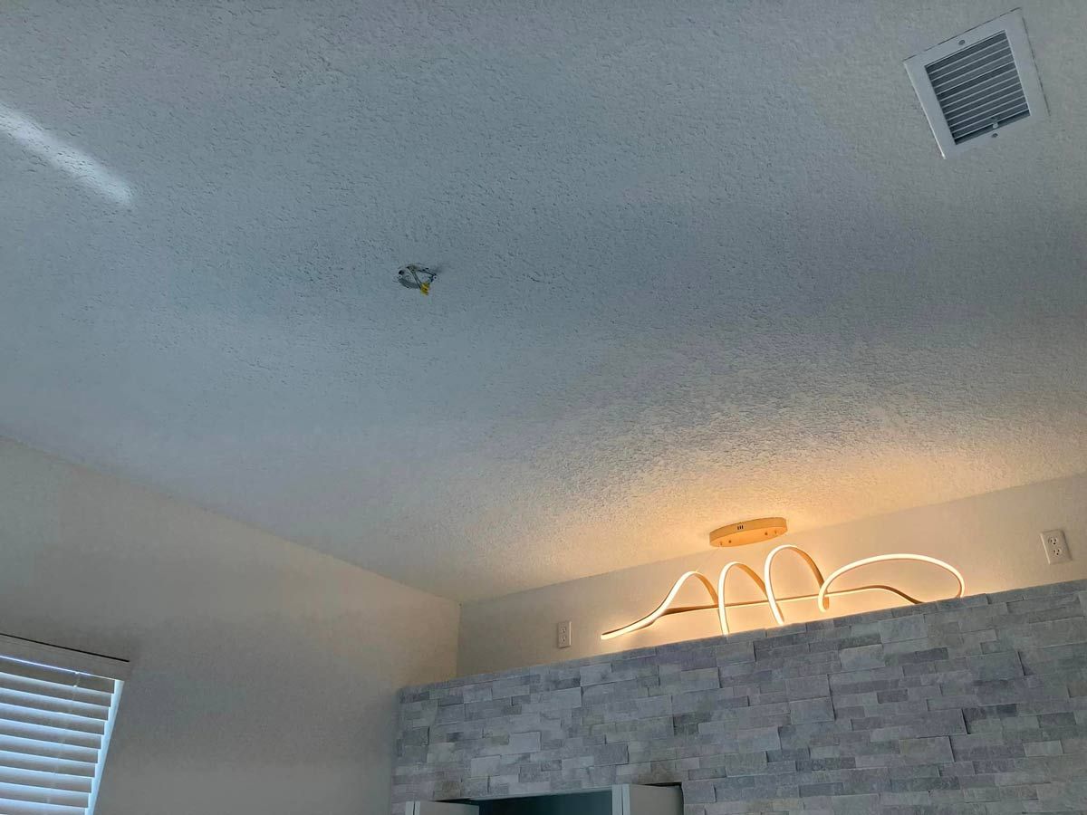 A ceiling with a light fixture — Windemere, FL — Valor Homes Construction LLC
