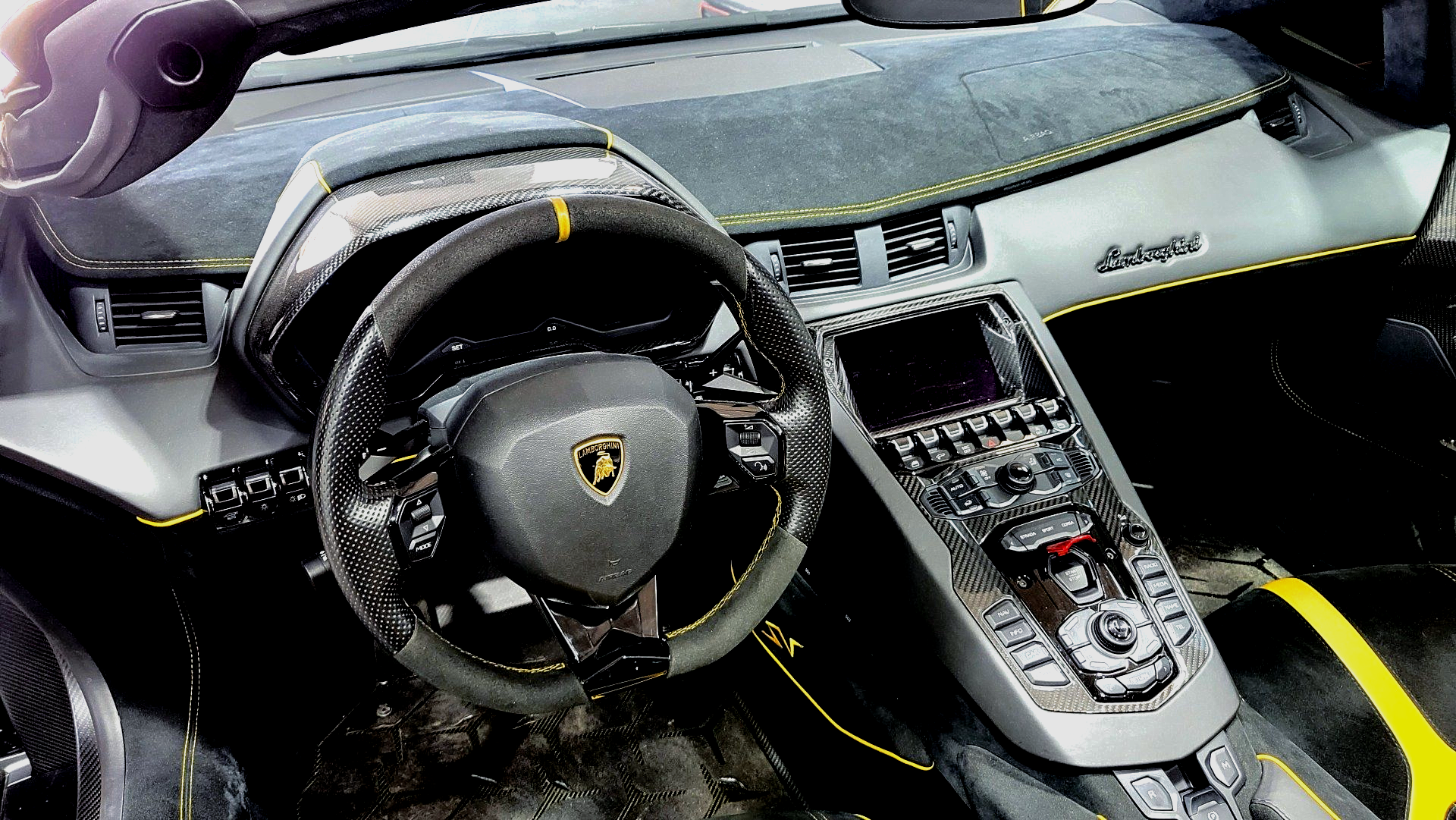 lamborghini abitacle cbl motors