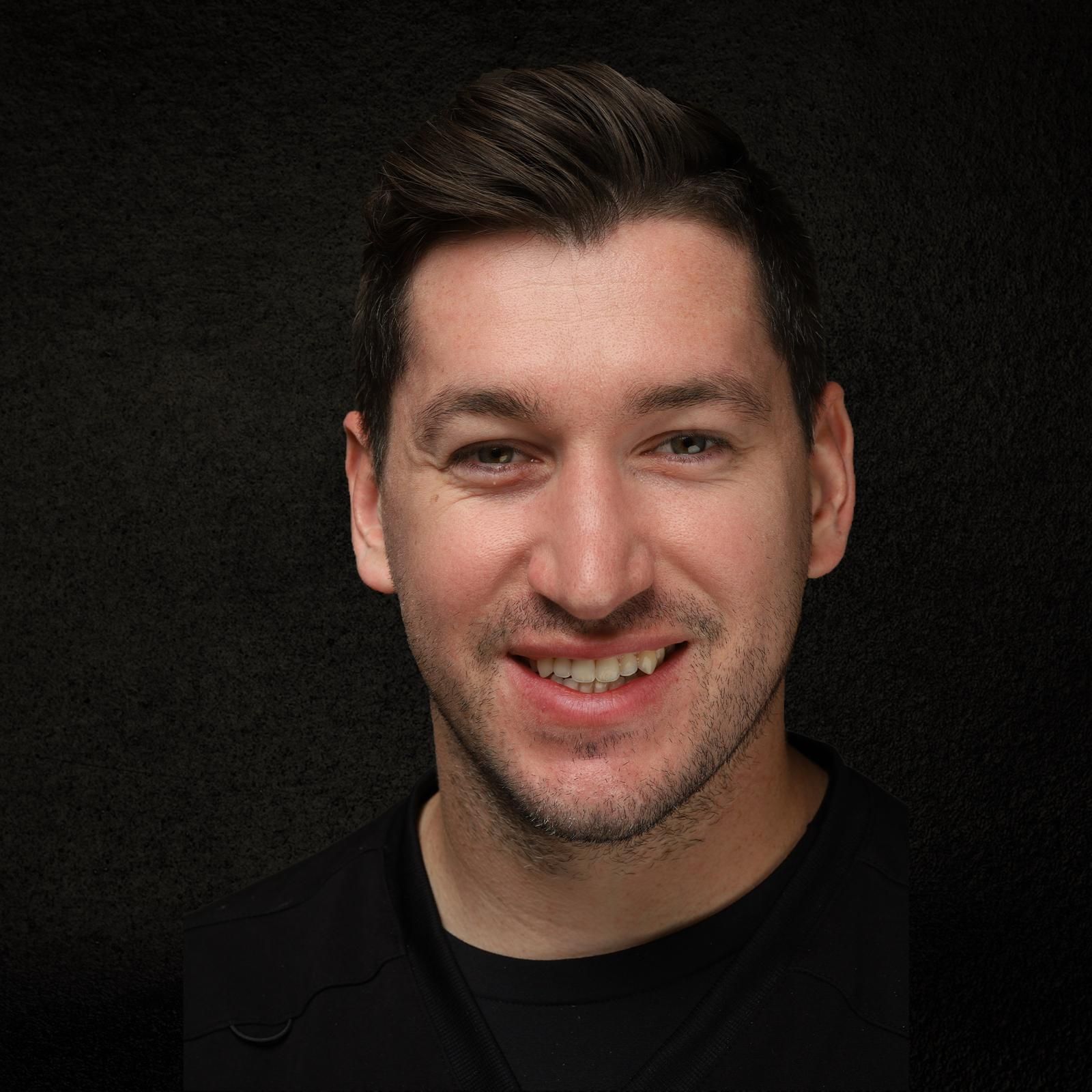 Dr. Noah Hollinger, DDS