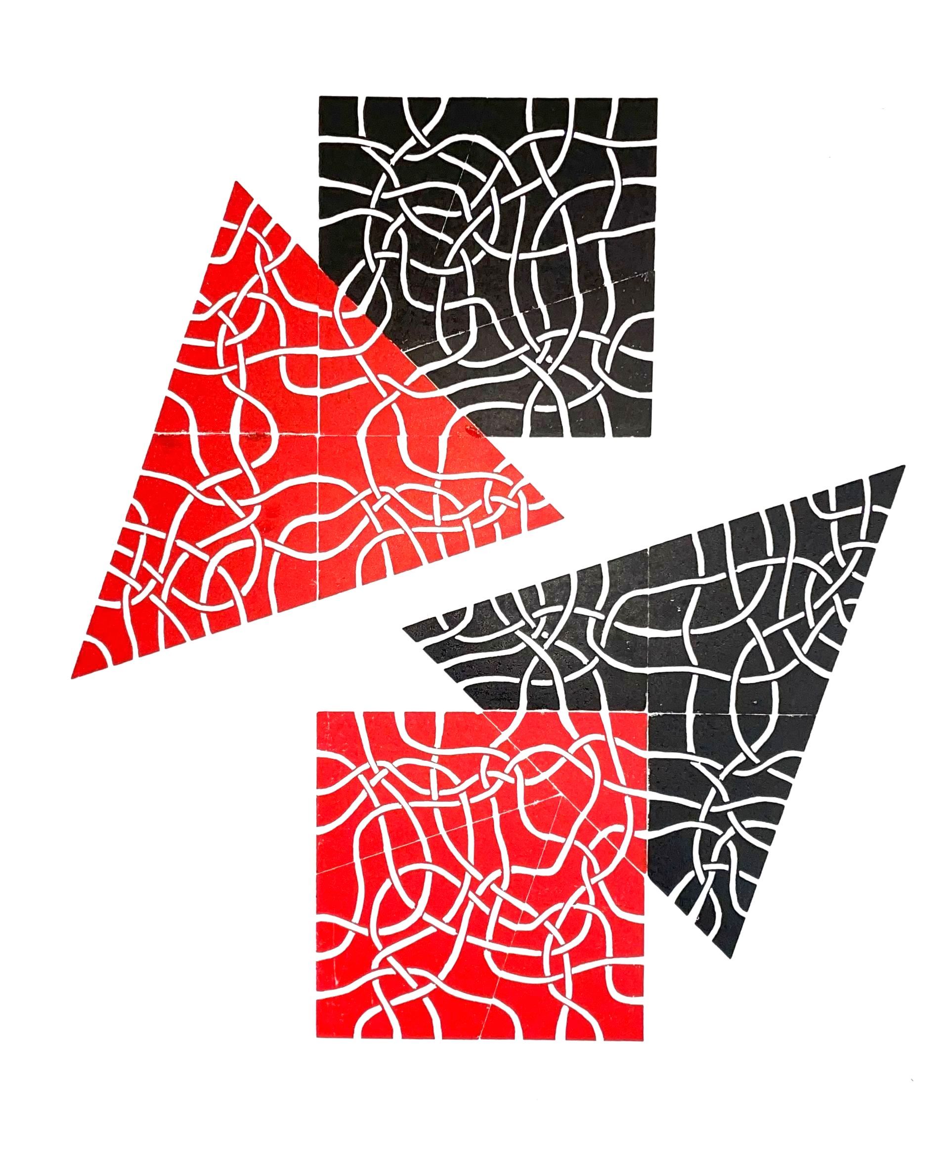 Transformatie (2025) Een rode driehoek en een zwart vierkant met een patroon erop