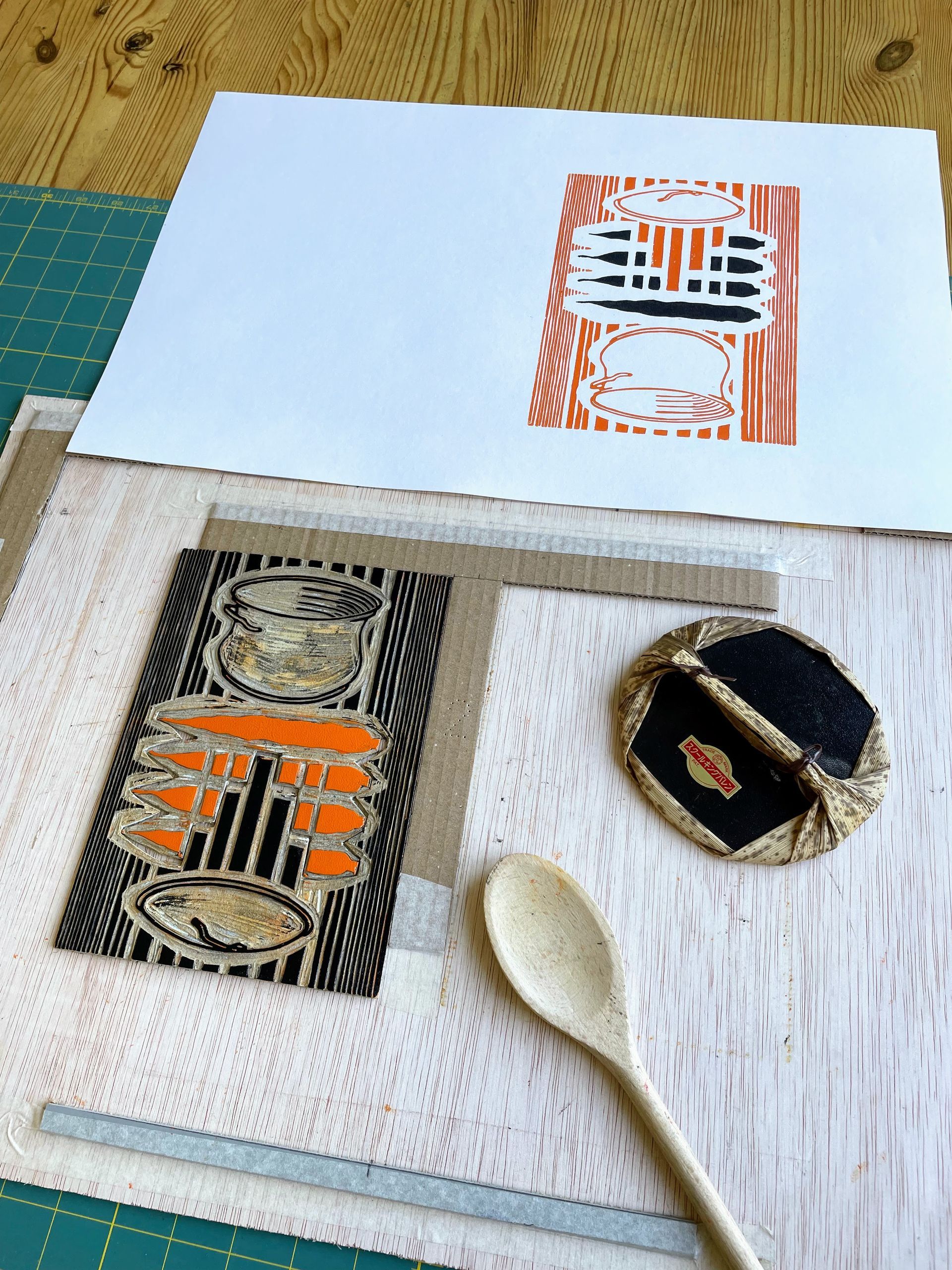 De eerste druk, nu nog alleen zwarte pot en oranje wortels