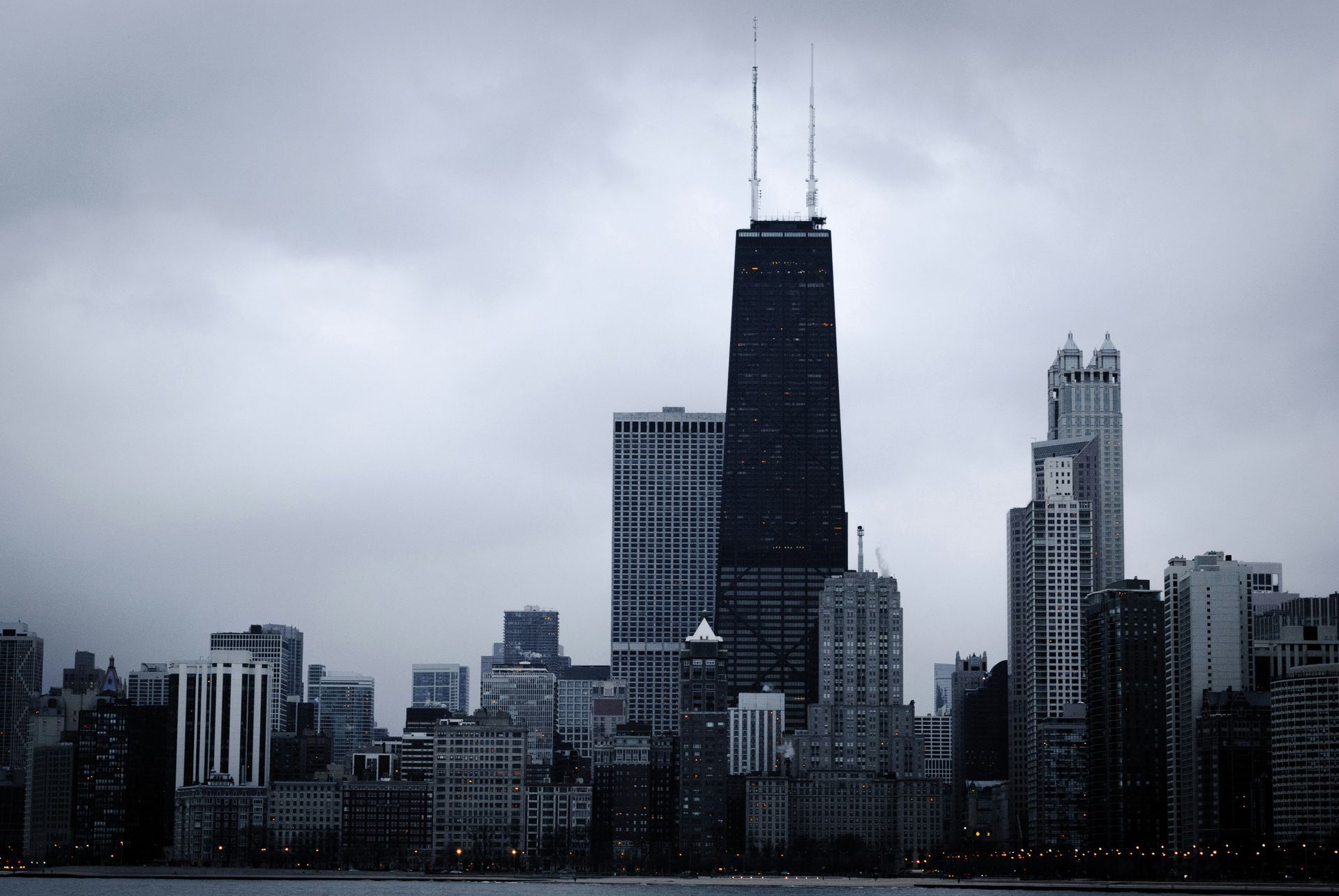 Chicago Illinois skyline - Nationwide Investigations serves Cook County and the greater Chicagoland area