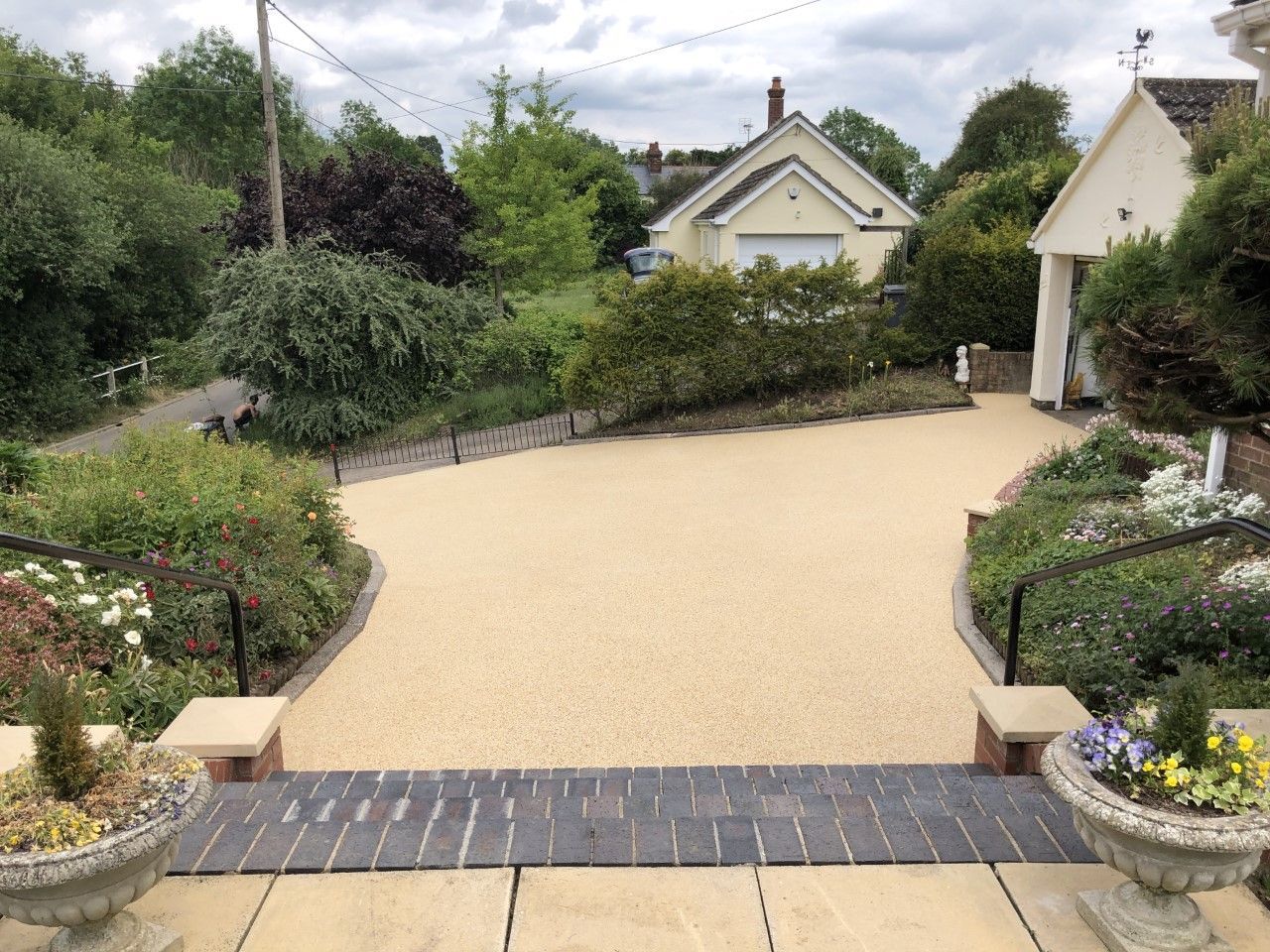 Milton Keynes resin driveway and patio specialists Quality Drives and Patios install resin driveways and patios throughout Buckinghamshire, Bedfordshire, Hertfordshire and Northamptonshire