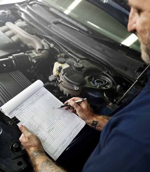 Mechanic  Performing Logbook Service — Mechanic in Caloundra, QLD