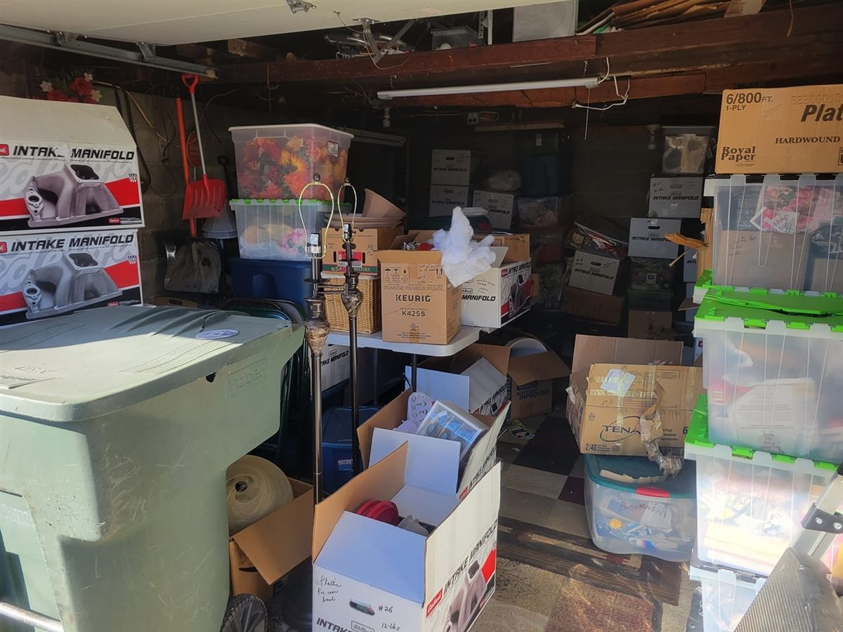 A living room filled with furniture and a flat screen tv.