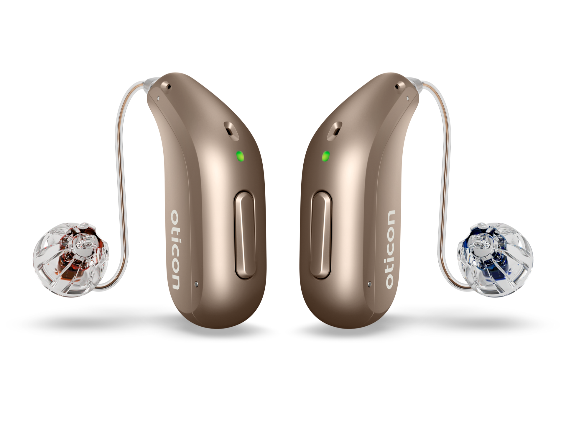 Tvö beige Oticon heyrnartæki, hægra og vinstra, á hvítu.