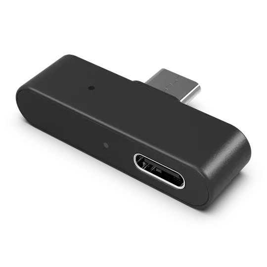 Svartur USB-C millistykki með USB-C tengi og USB-C tengi.