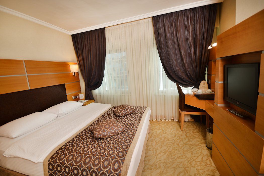 Ankara Plaza Hotel Deluxe Corner Room