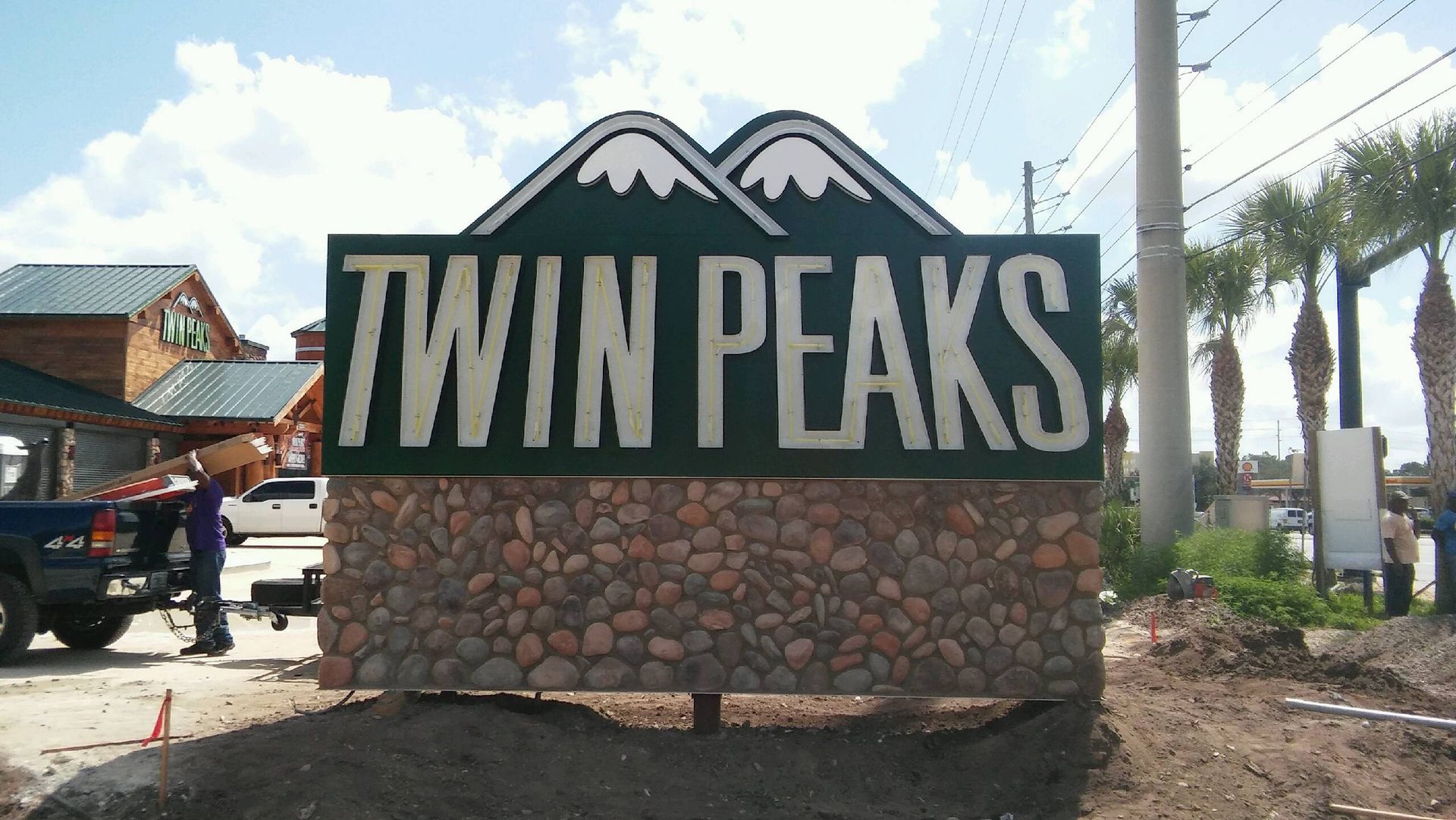 Twin Peaks Lake Buena Architectural Sign