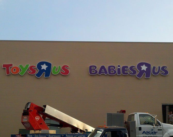 retail signs atlanta